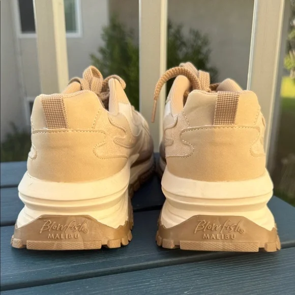 NWOT Women’s Blowfish Malibu sneakers - Picture 5 of 10